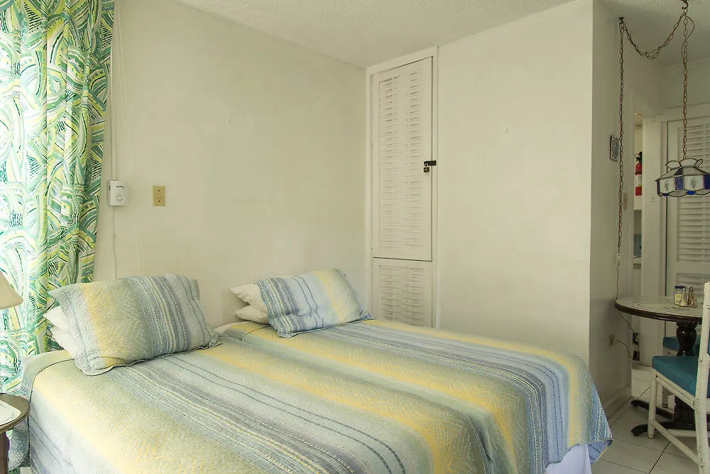 Sky Lounge Beach Studio Montego Bay Appartement