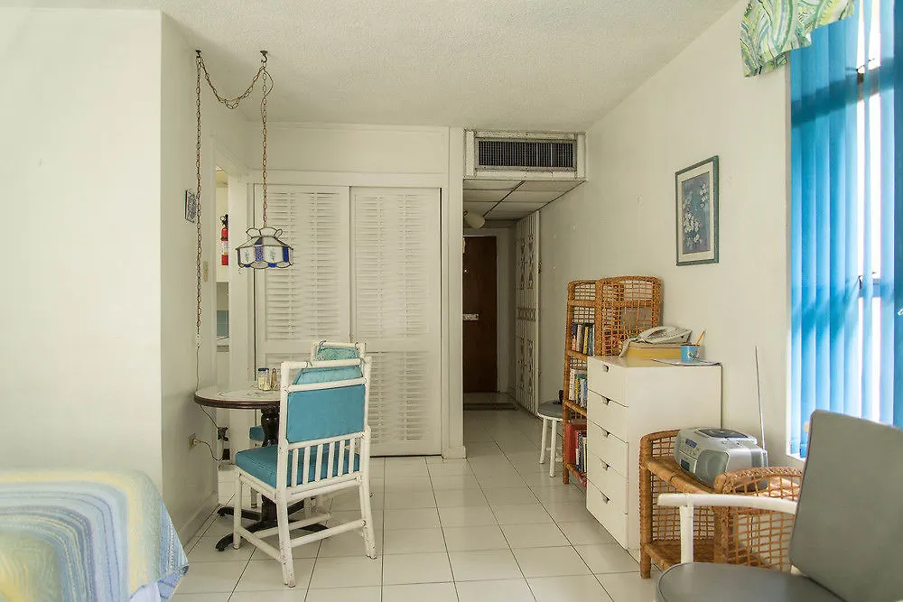 Sky Lounge Beach Studio Μοντέγκο Μπέυ 0*,